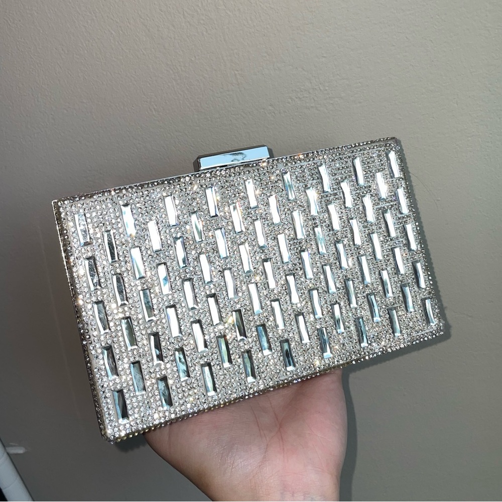 NWT-windsor jeweled purse